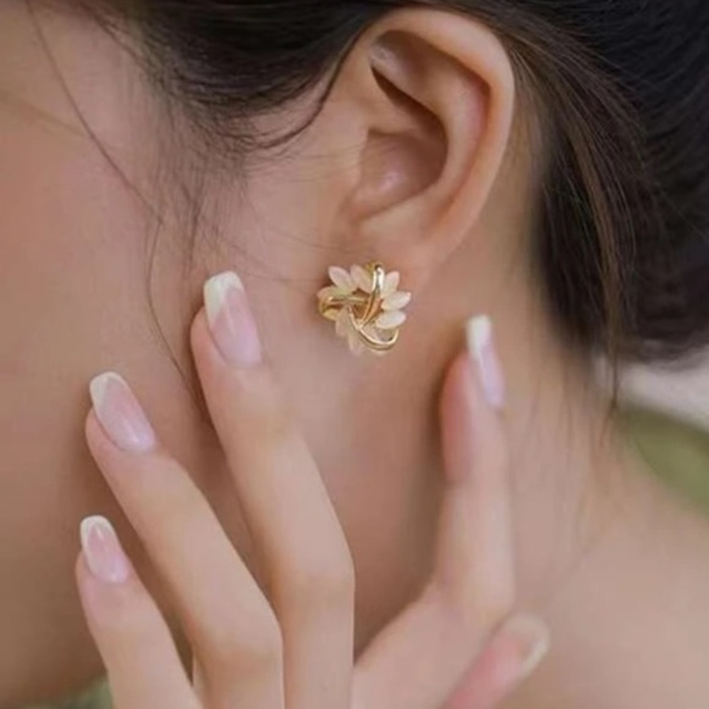 Floral Stud Earring